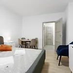 2 Bedrooms Apartment Near The Metro