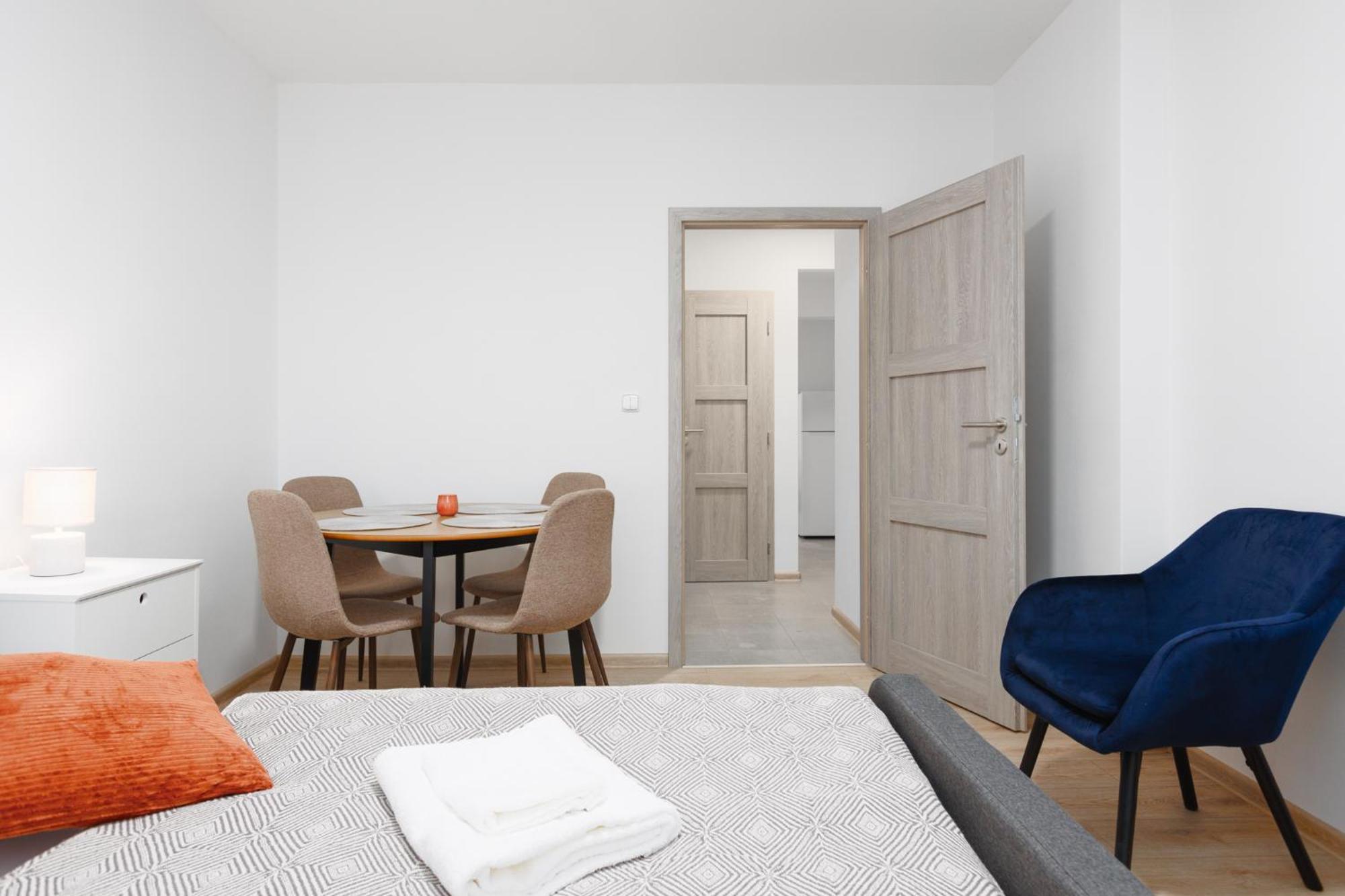 Apartment 2 Bedrooms Near The Metro