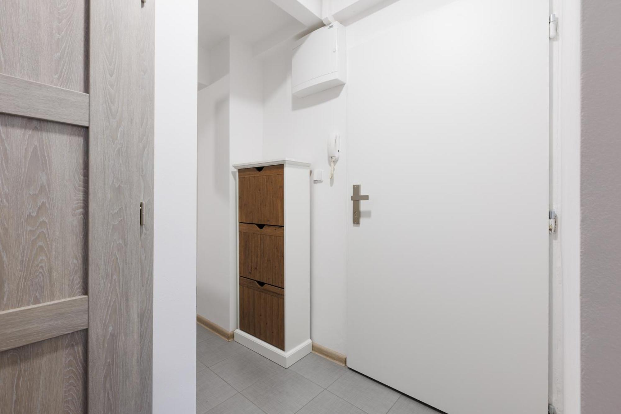 2 Bedrooms Near The Metro Apartment Prague